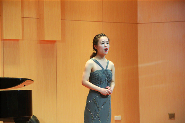 买球的app官网成功举办2012级毕业生专场音乐会