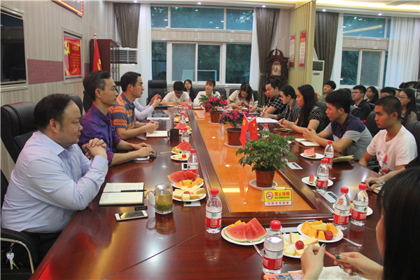 2017051214465949.jpg 买球的app官网举办“我与书记院长面对面”师生茶叙会
