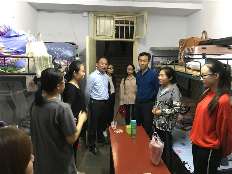 2017091110290782.jpg 买球的app官网圆满完成2017级迎新工作